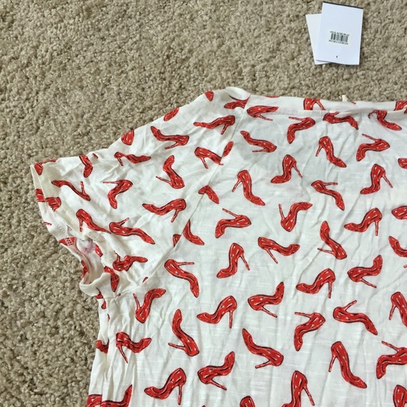 NWT Red Heel Print T-Shirt - Picture 3 of 3